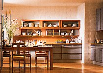 Revija KUHINJE in JEDILNICE (slika str. 26)